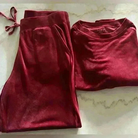 loft outlet Pants - Loft Outlet 2 Piece Velour Jogging Set Top is Size M Bottoms Size L Cayenne Red